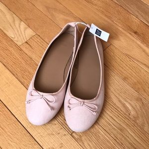 Beautiful Gap ballerina flats.
